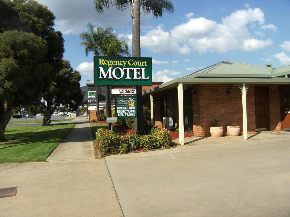 Regency Court Motel Кобрам Экстерьер фото